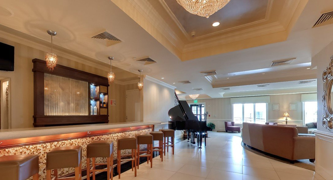 American Hotel主图