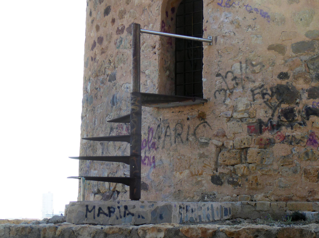 Torre de Santa Isabel-穆尔西亚马萨龙港必去景点