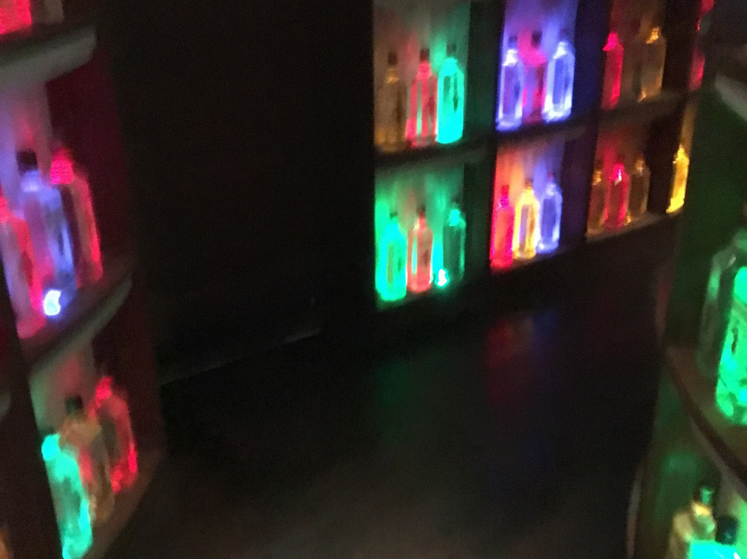バーラウンジ・アイ