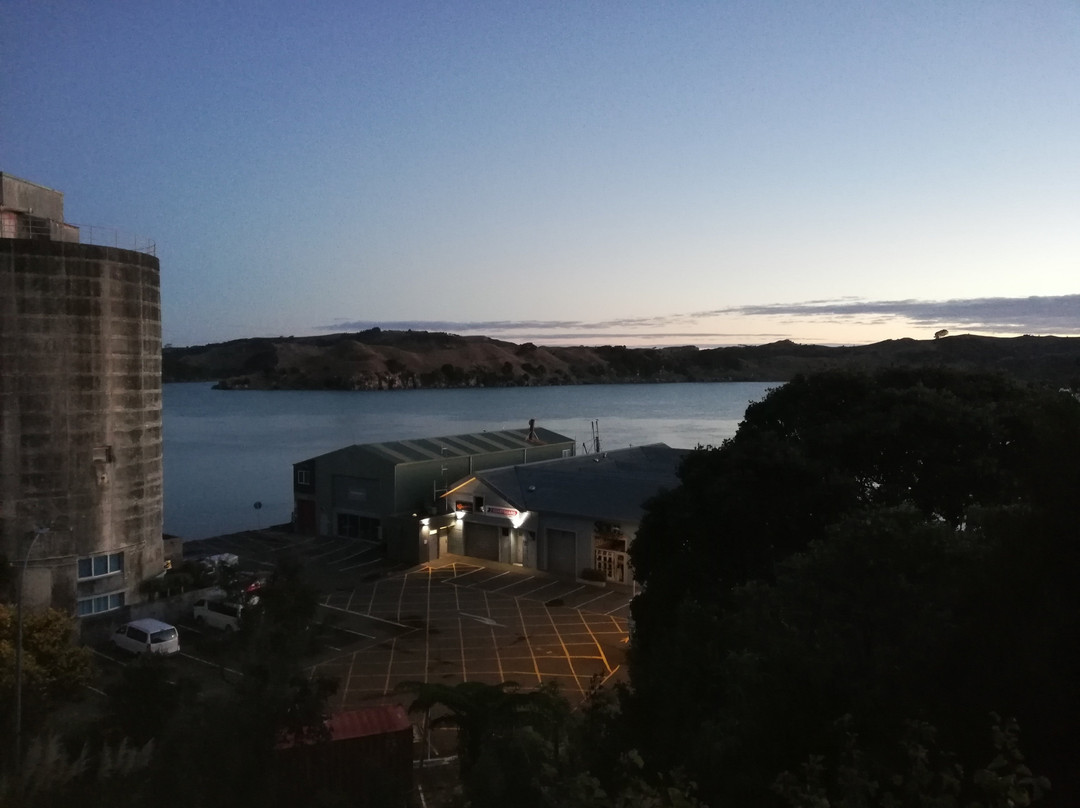 Journey's End Raglan主图