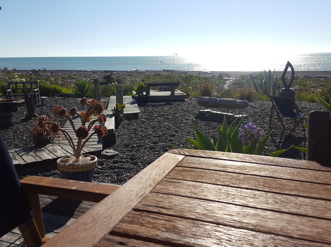 Absolute Beachfront Bed & Breakfast主图