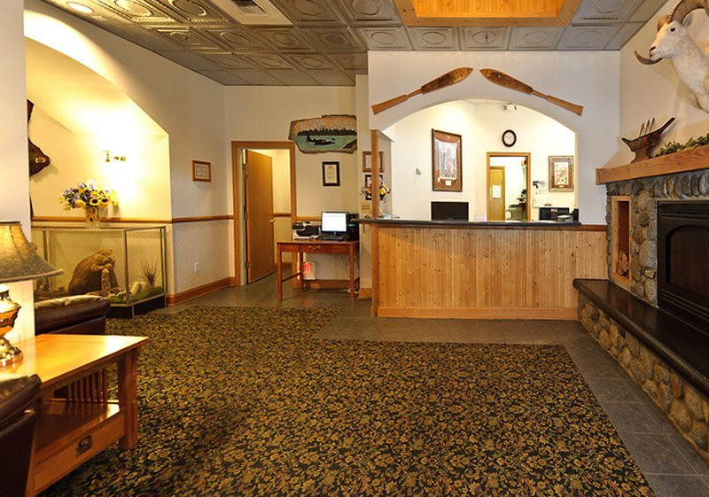 弗伦提尔套房机场酒店主图