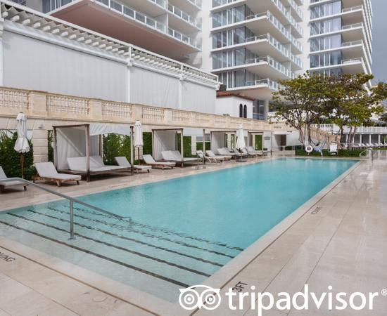 Four Seasons Hotel at The Surf Club, Surfside, Florida主图