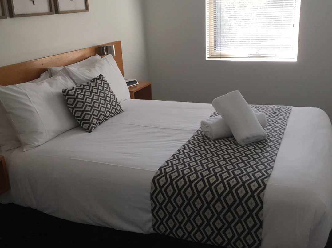 Elphin Serviced Apartments主图