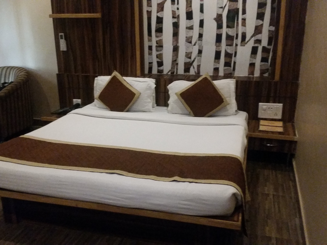 皇家美兰奇酒店主图