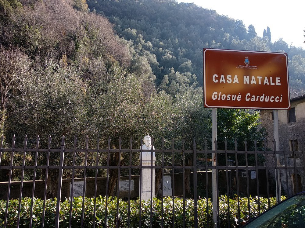 Museo Casa Natale di Giosue Carducci-彼得拉桑塔必去景点