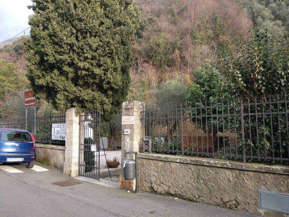 Museo Casa Natale di Giosue Carducci-彼得拉桑塔必去景点