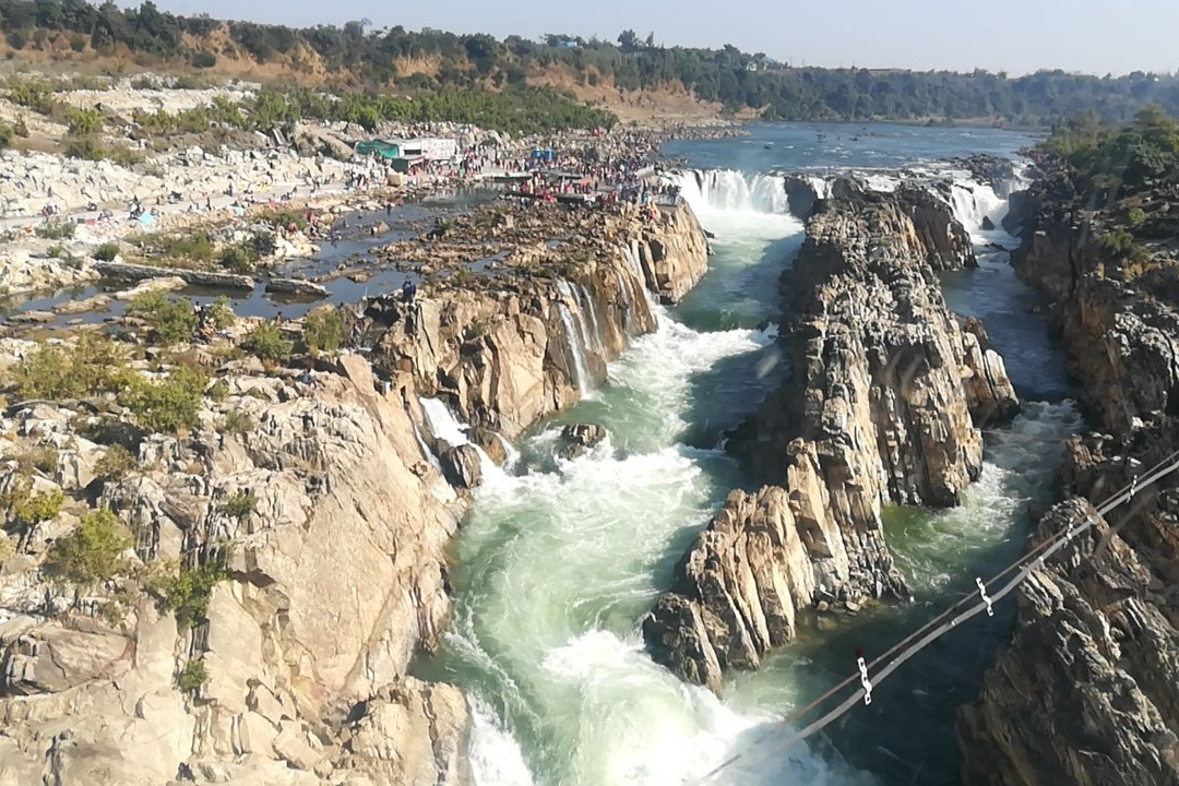Dhuandhar Falls景点图片