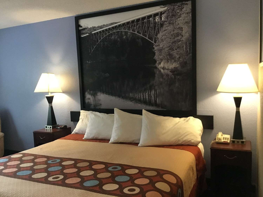 Super 8 by Wyndham Gardner主图