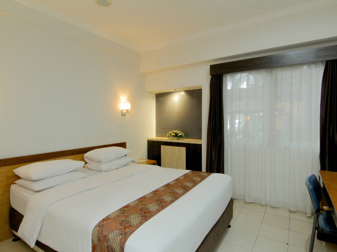 University Hotel主图