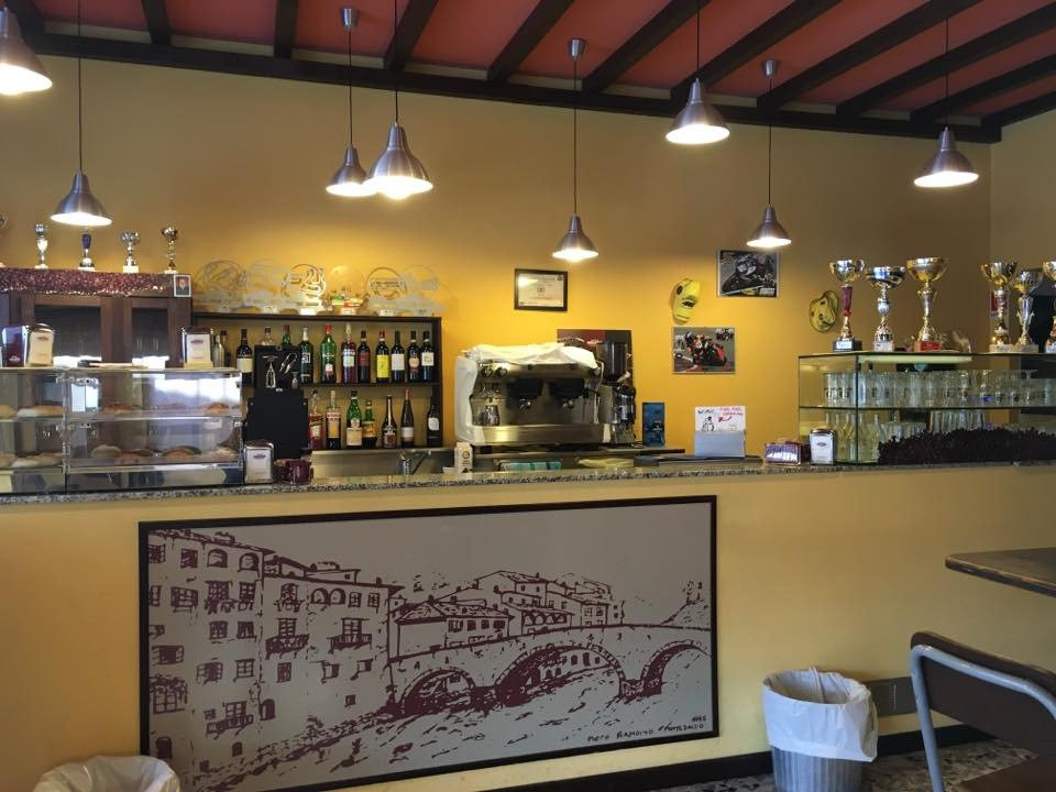 Chiusavecchia餐馆和美食-Bar Scric 11