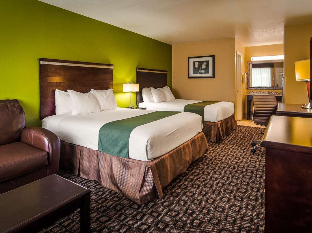 SureStay By Best Western Floresville主图