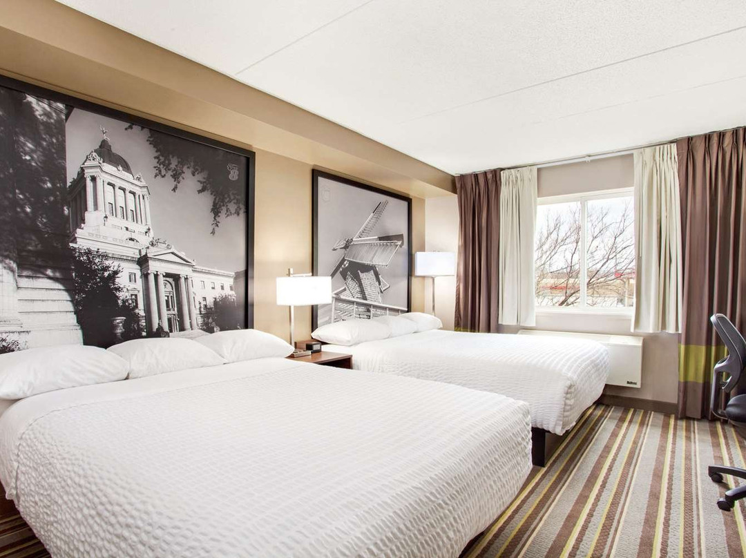 Super 8 by Wyndham Winnipeg West主图