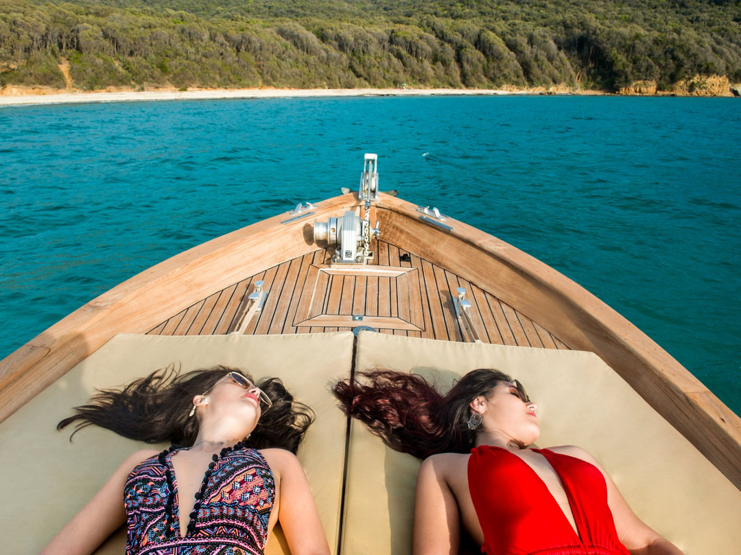 Cala Violina Boat Tour景点图片