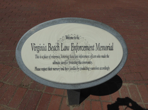 Virginia Beach Law Enforcement Memorial-弗吉尼亚海滩必去景点