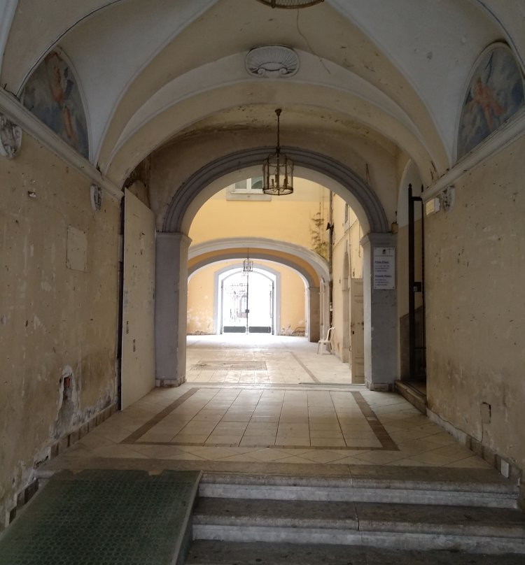 Palazzo Bosco Lucarelli-贝内文托省必去景点