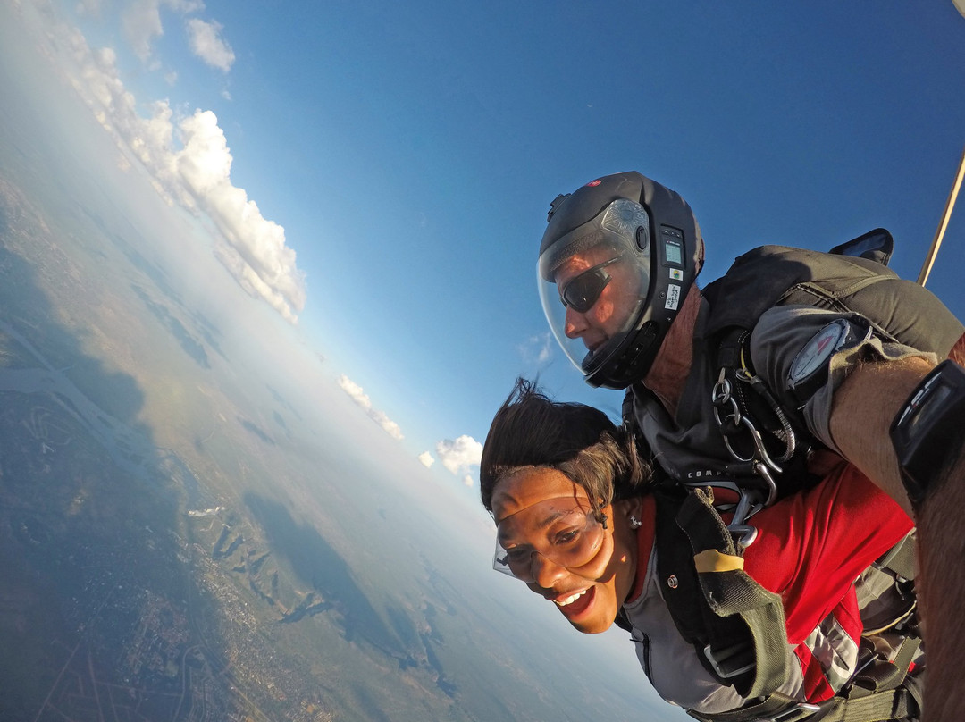 Skydive Tandem Company-维多利亚瀑布必去景点