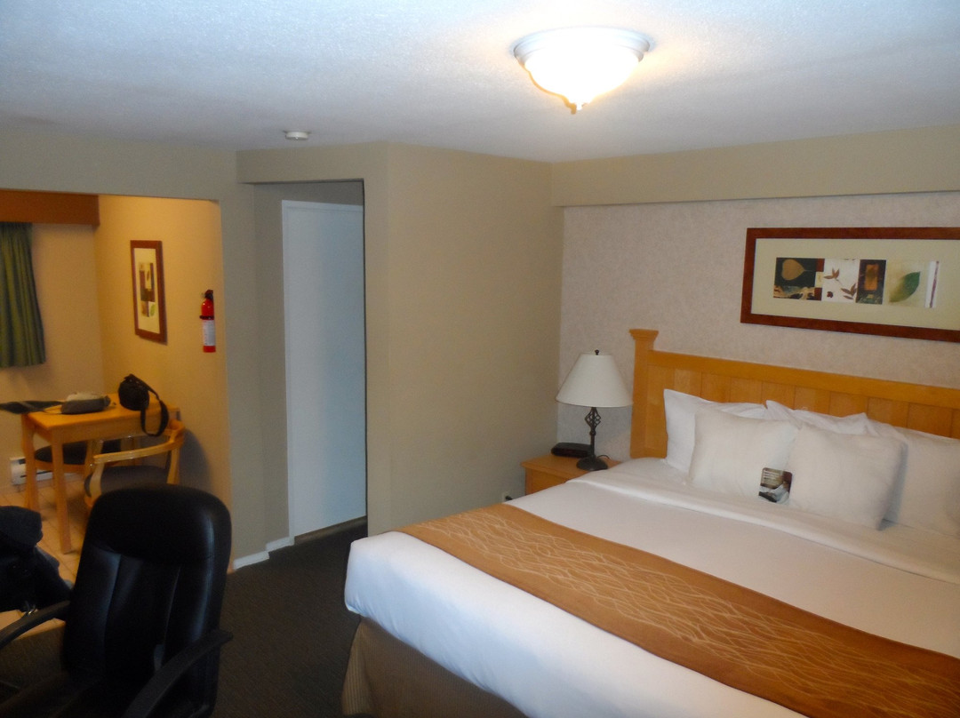 北温哥华套房康福特茵酒店主图