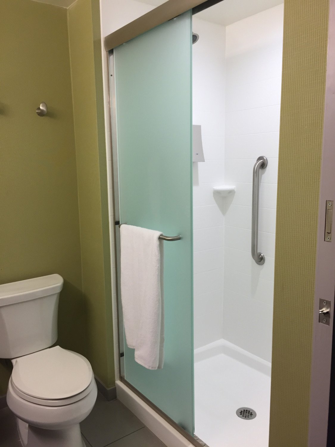 Home2 Suites by Hilton Winston-Salem Hanes Mall-浴室