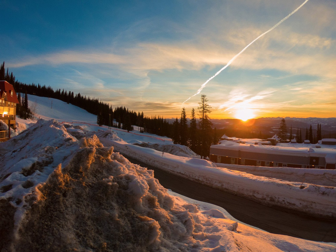 The Pinnacles Suites & Townhomes主图