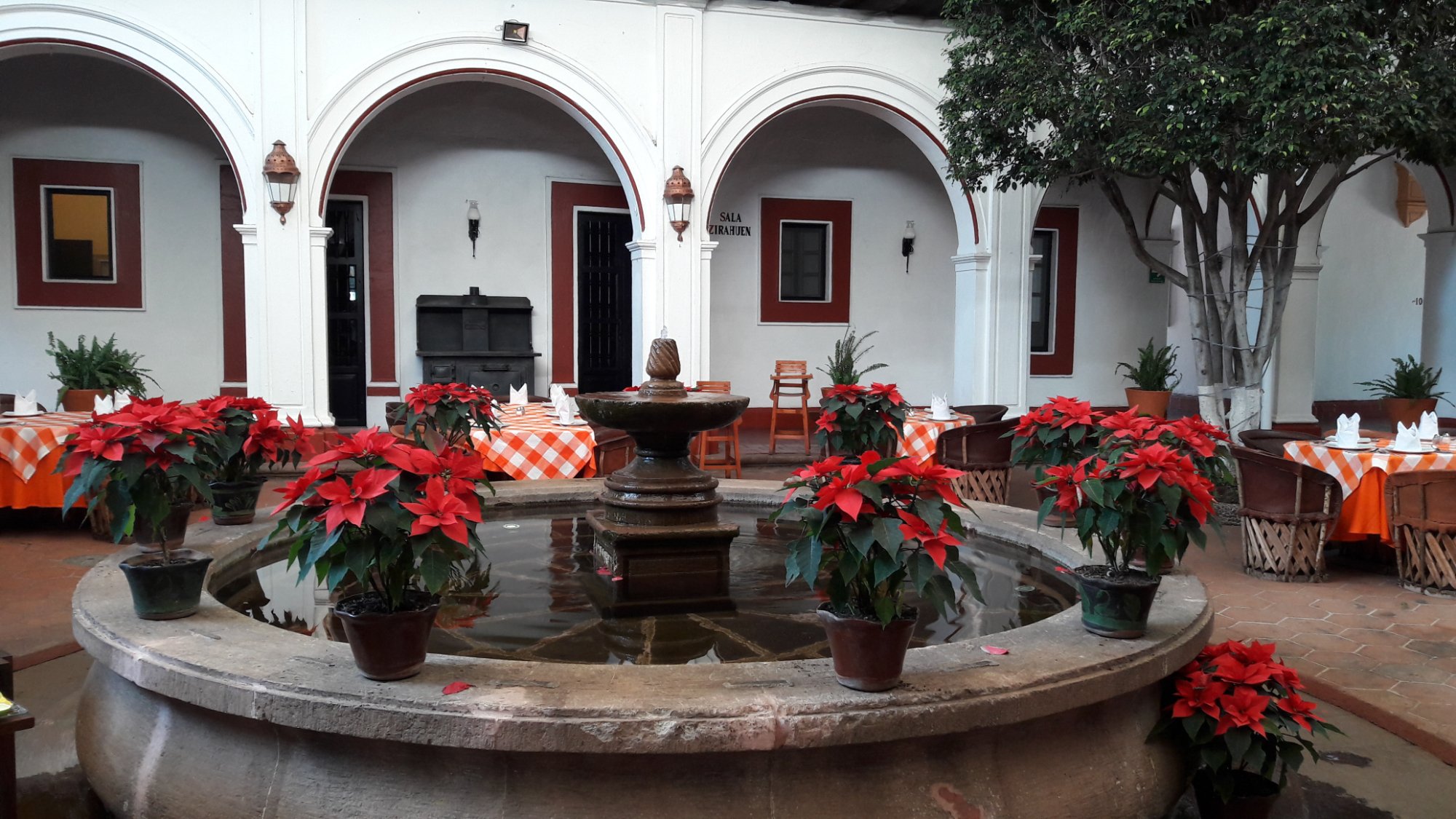 Best Western Plus Posada De Don Vasco-餐饮