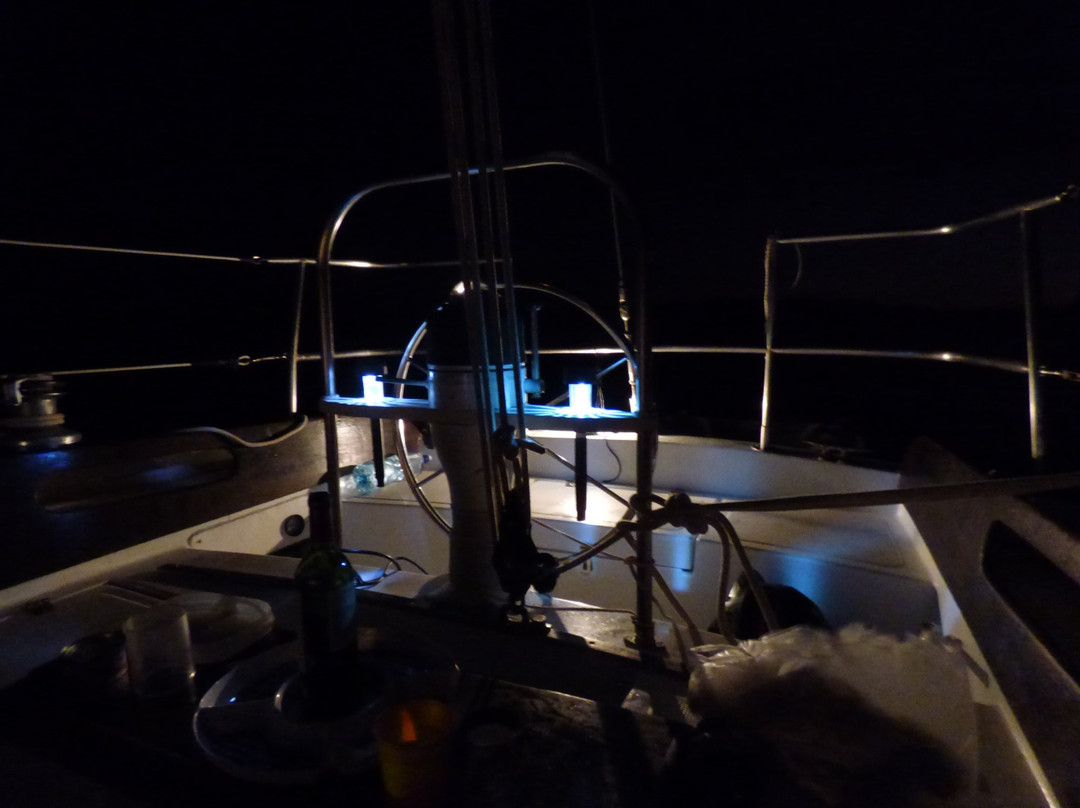Noa Noa Surfari Sailing景点图片