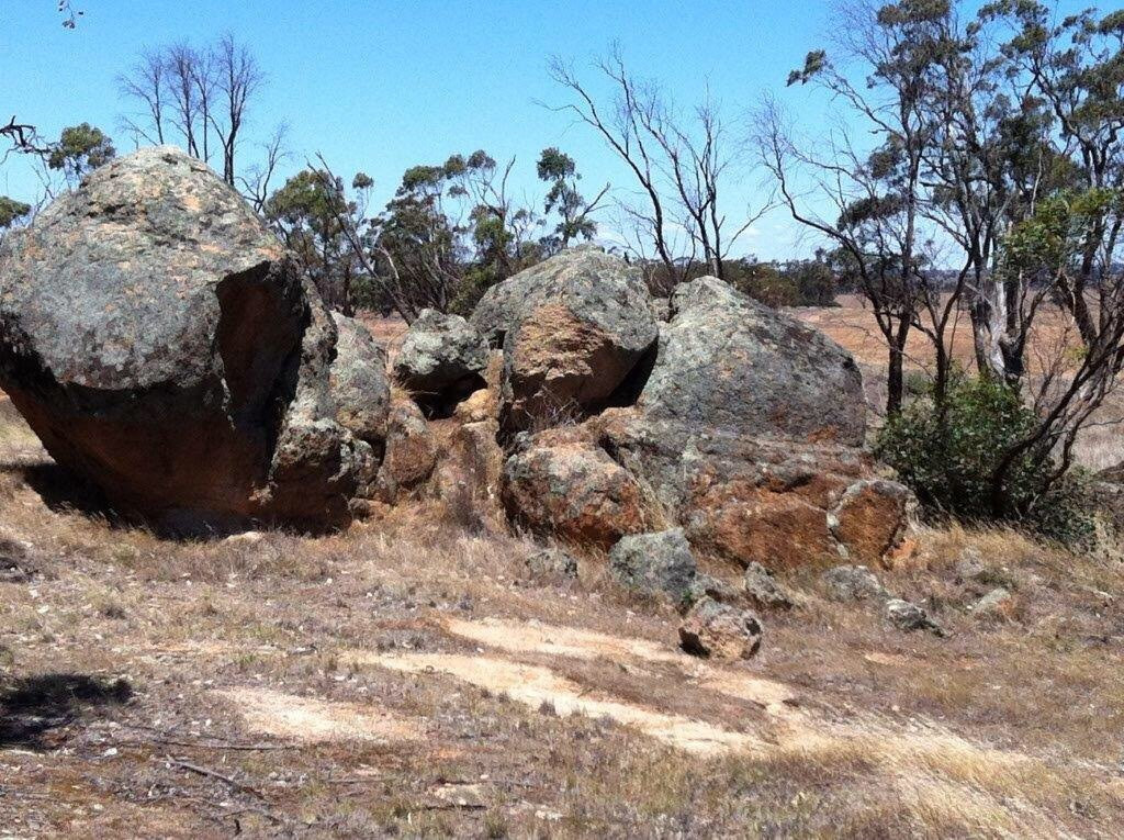 Donald旅游景点-Granite Rocks Reserve