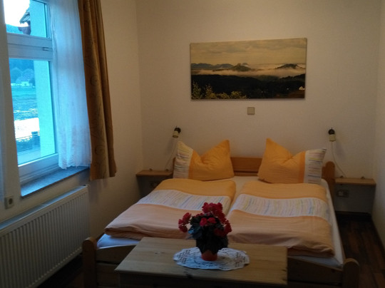 Krippen酒店住宿-Pension Schwarz