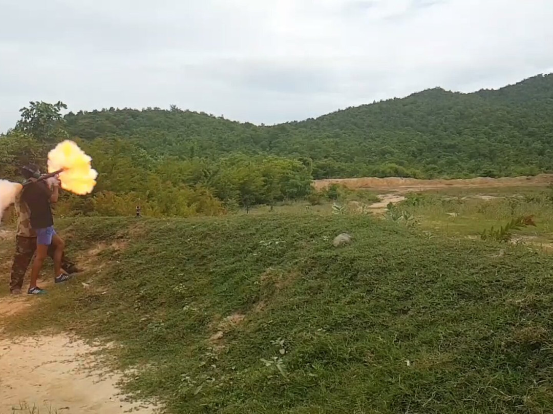 Cambodia Taxi Shooting Range Phnom Penh-金边必去景点
