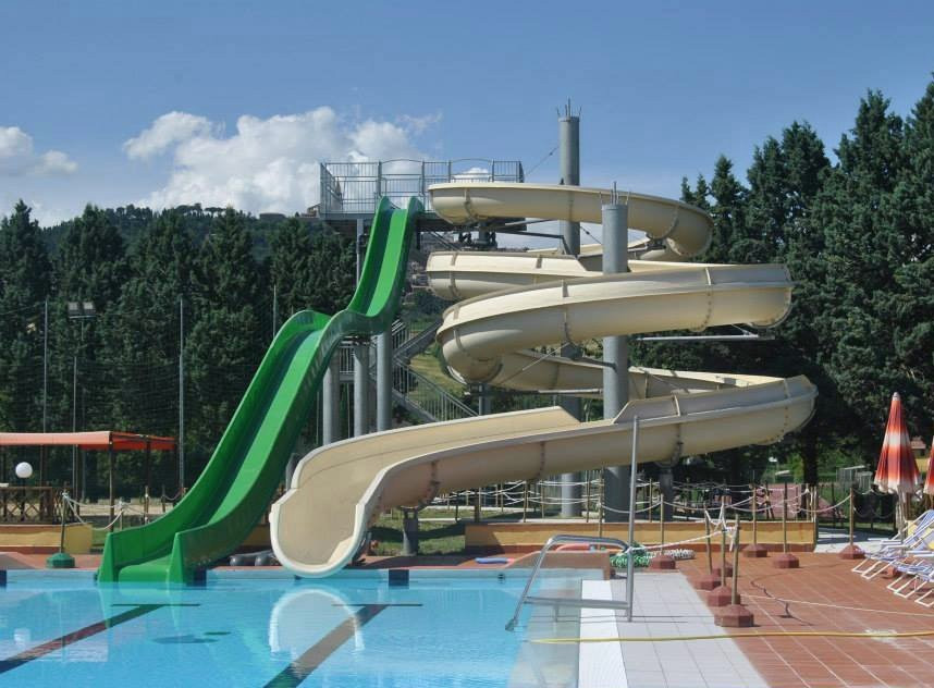 Nuoto Todi Acquapark-托迪必去景点
