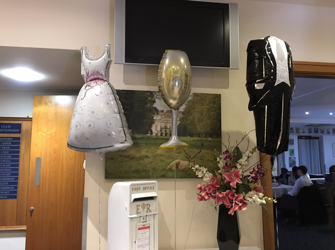 Hampton Court Palace Golf Club-泰晤士河畔金斯敦必去景点