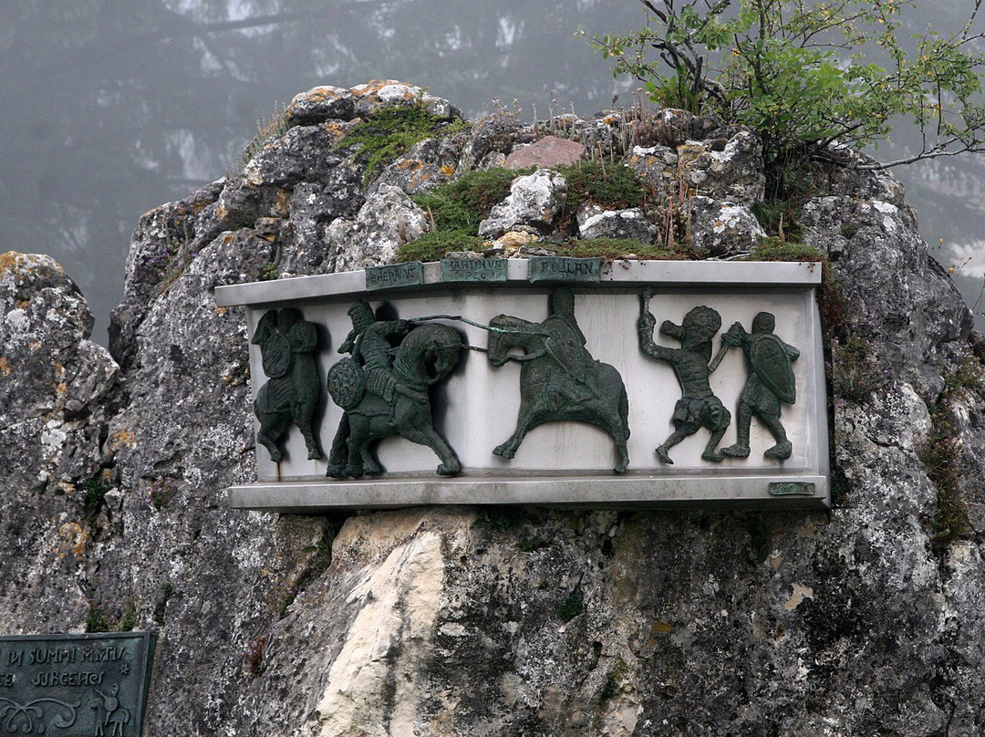 Monumento a la batalla de Roncesvalles景点图片
