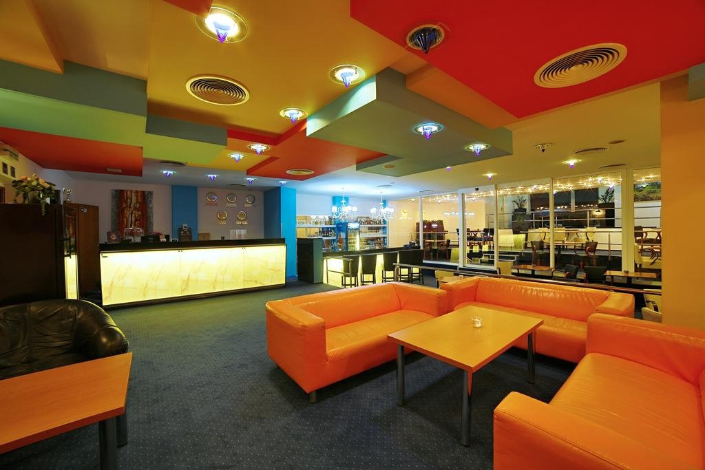 布拉迪斯拉发酒店住宿-Hotel Saris