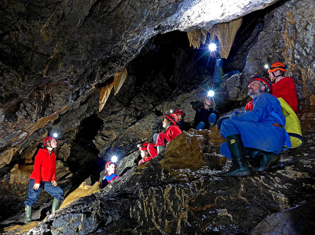 Hoelloch Caves-Muotathal必去景点