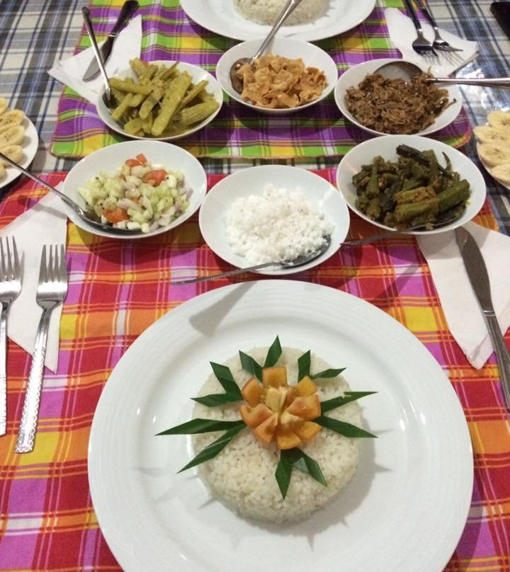 Inamaluwa酒店住宿-Sadewa Holiday Inn