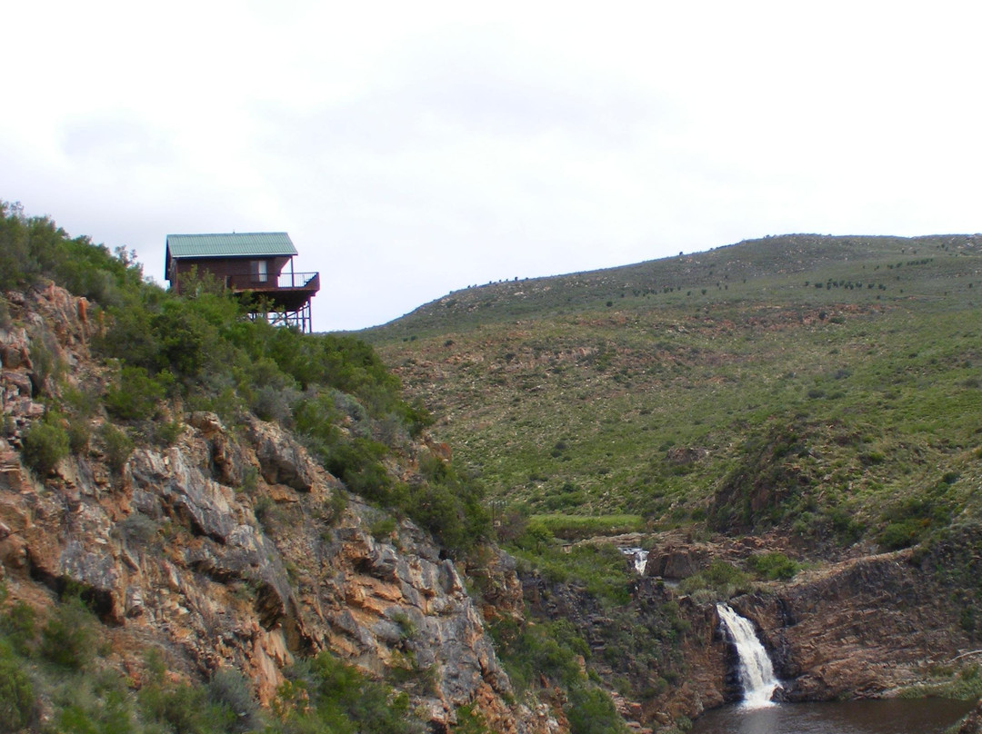 Eagle Falls Country Lodge & Adventures