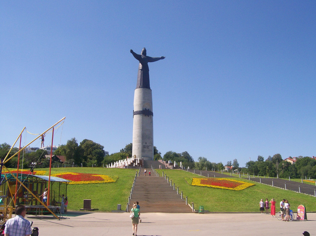 Monument Materi - Pokrovitelnitse景点图片