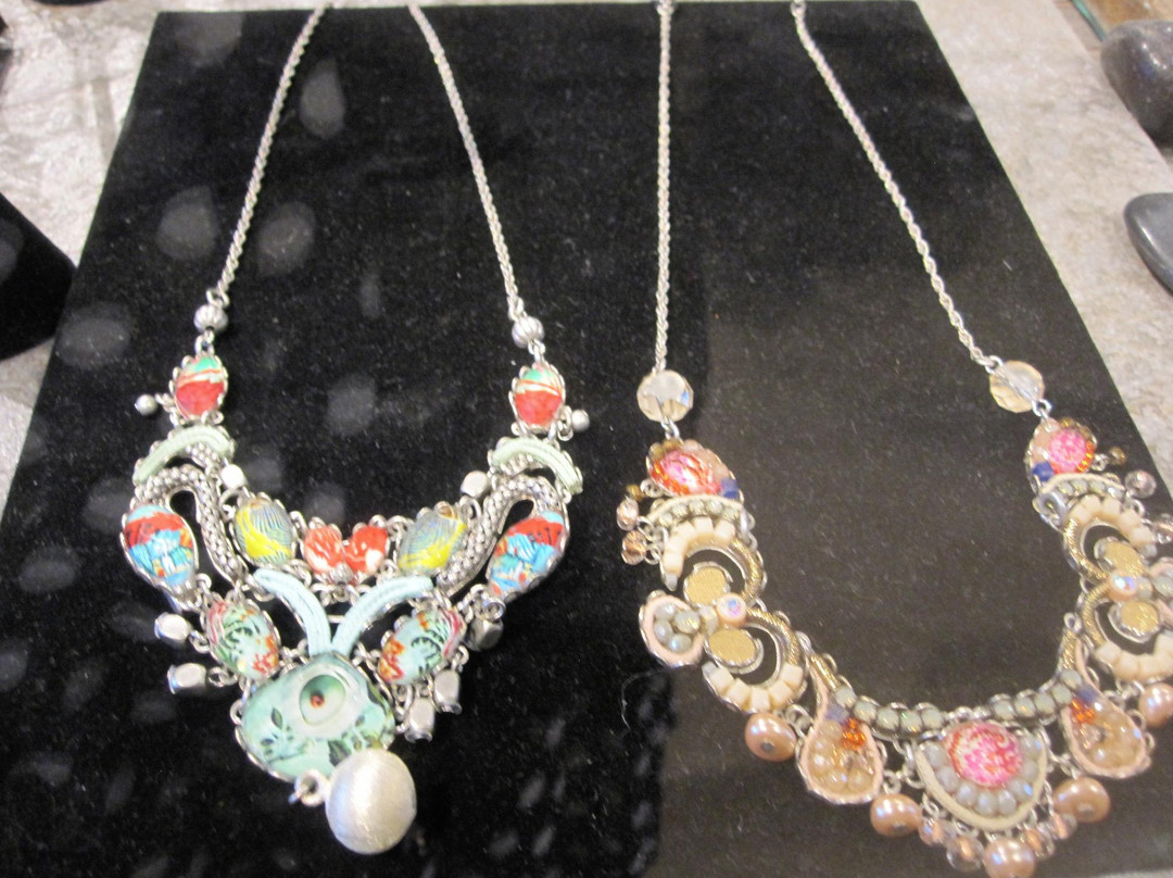 Two Moons Gallery and Gifts-拉康纳必去景点