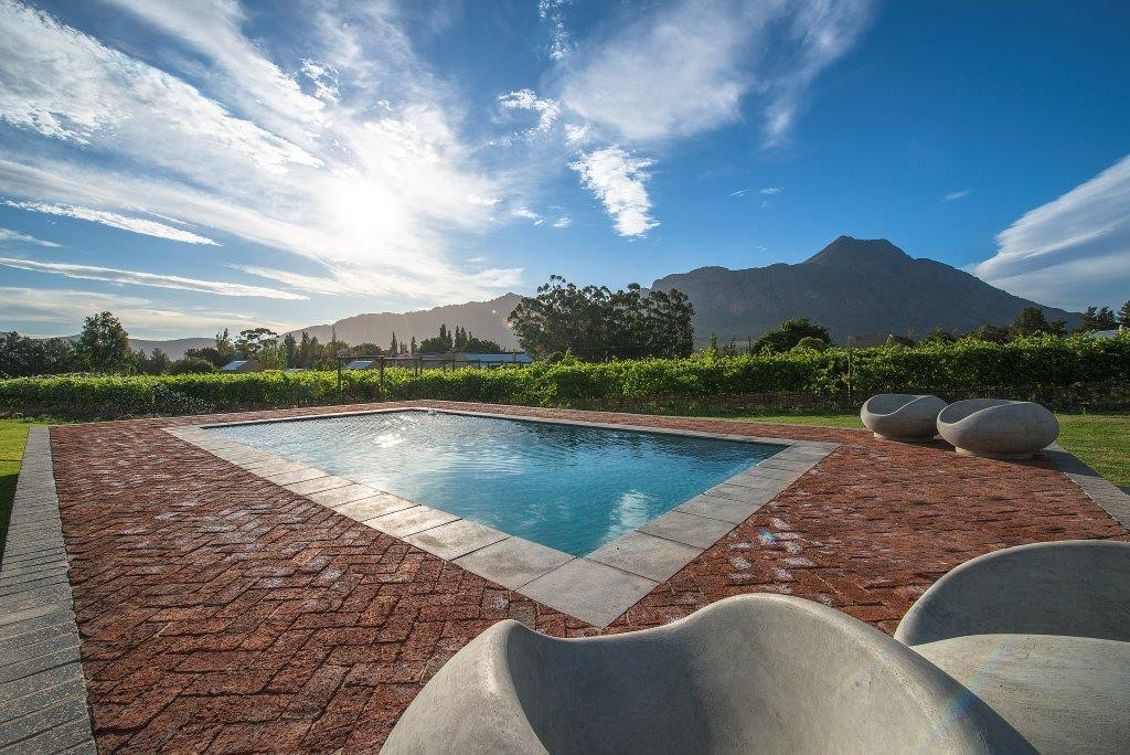 萨荣斯贝格葡萄园村舍