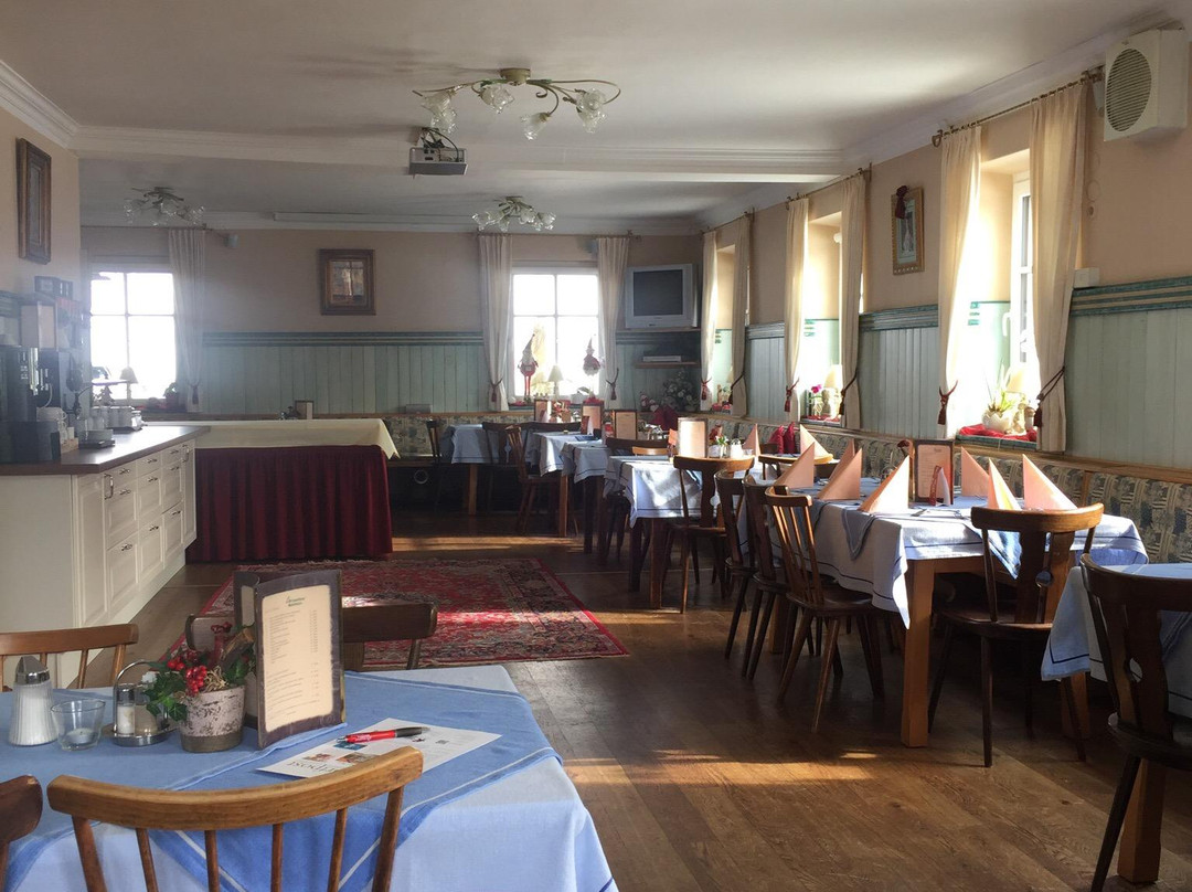 Russbach am Pass Gschutt餐馆和美食-Restaurant Waldwirt