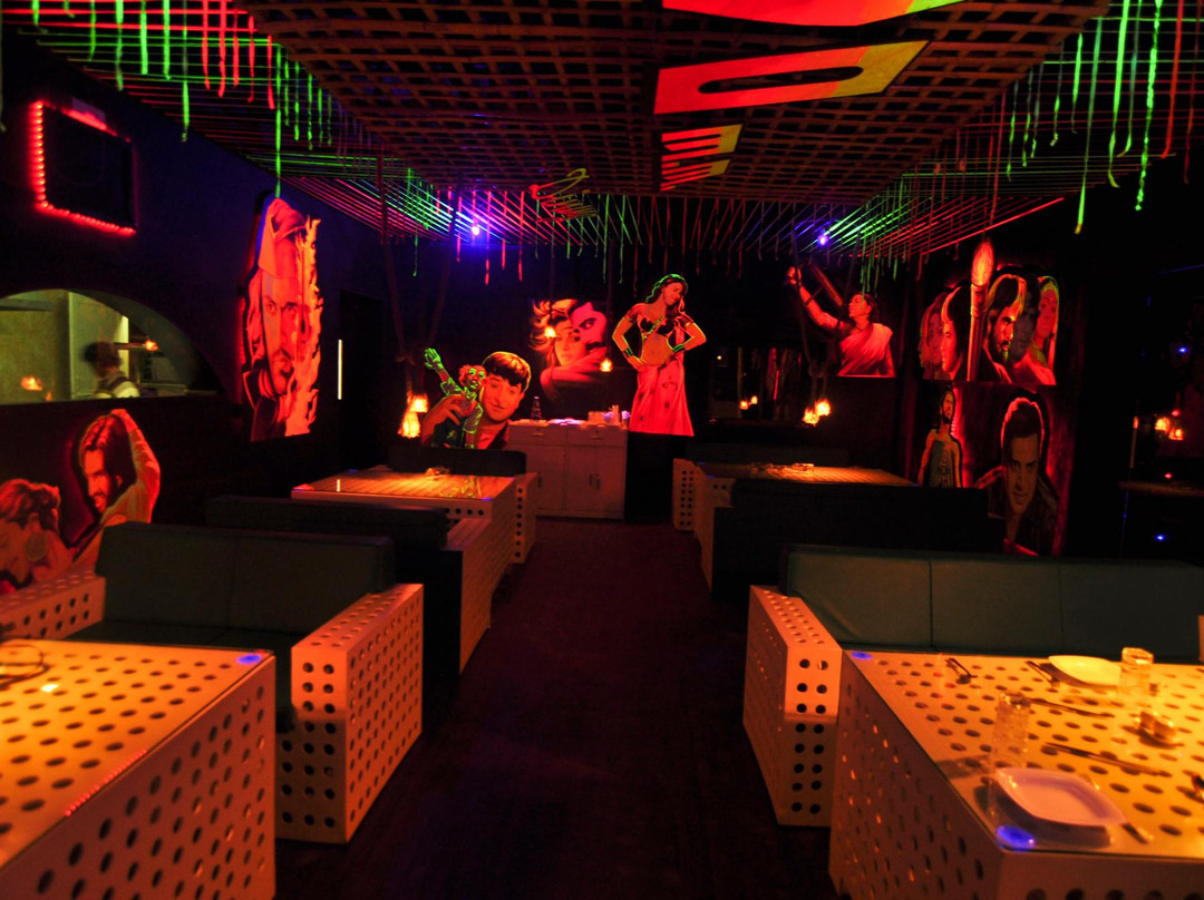 贾巴尔普尔餐馆和美食-70 MM Dining