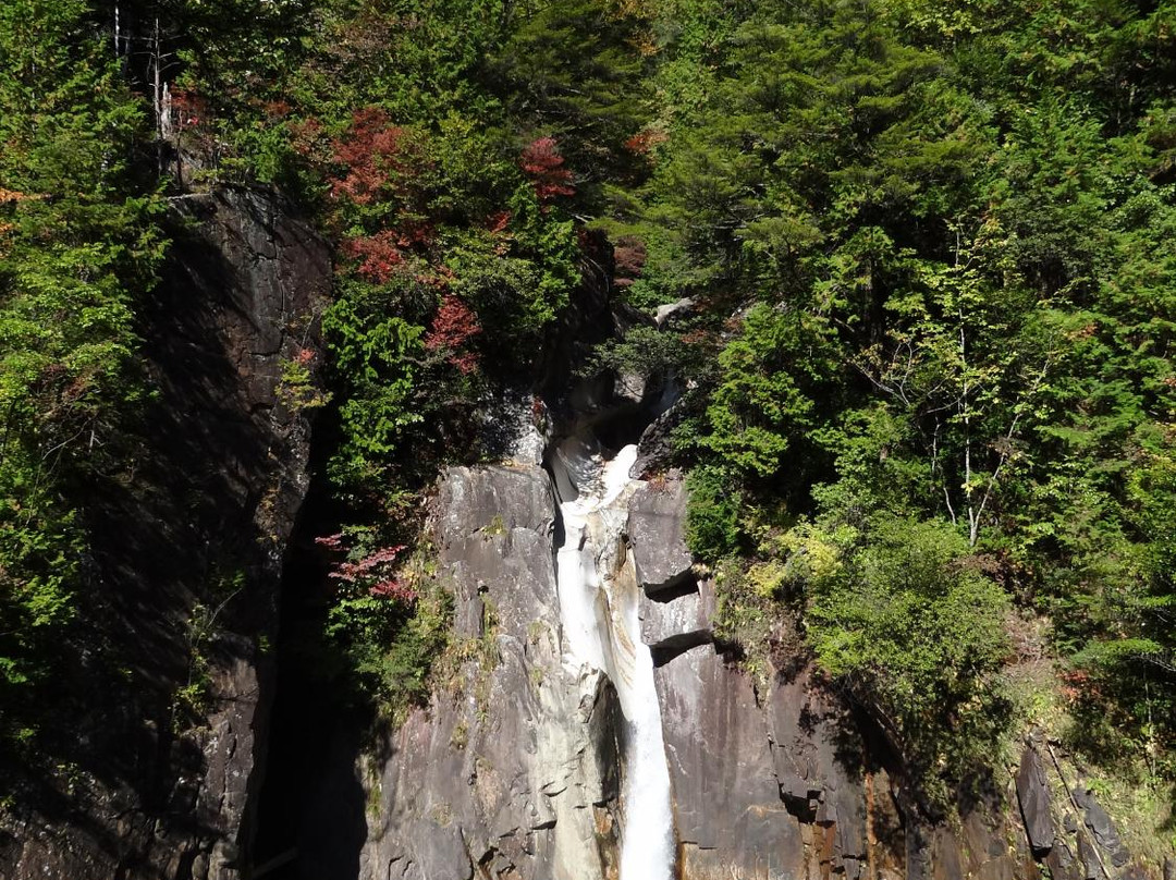 Ushigataki Waterfall景点图片
