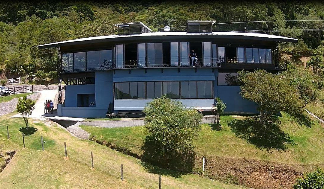 Hotel Alto Palomo