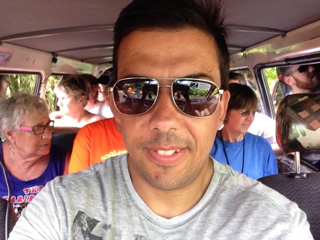 Adventure River Tubing-St. George's必去景点