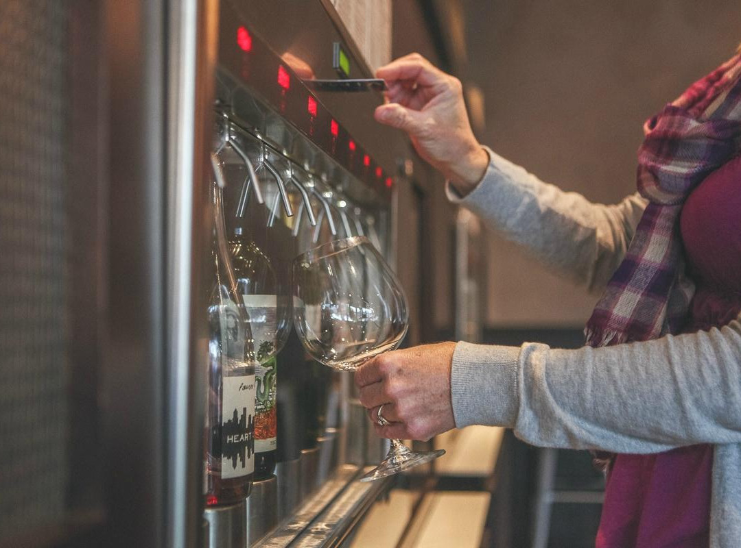 Vini Wine Bar景点图片