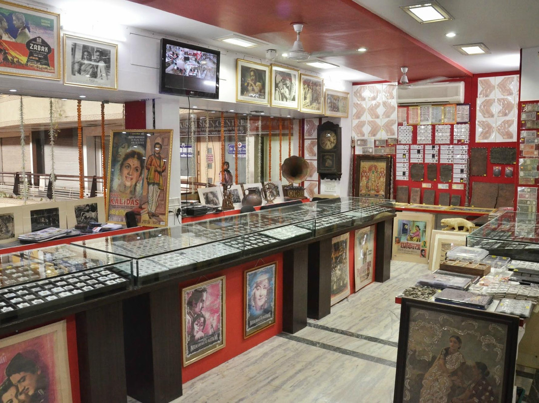 Numismatic Art Gallery by Twentieth Century Coins景点图片