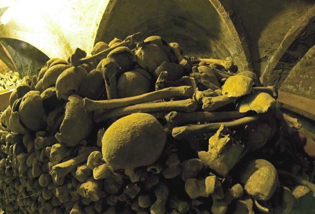Rothwell Bone Crypt-Rothwell必去景点