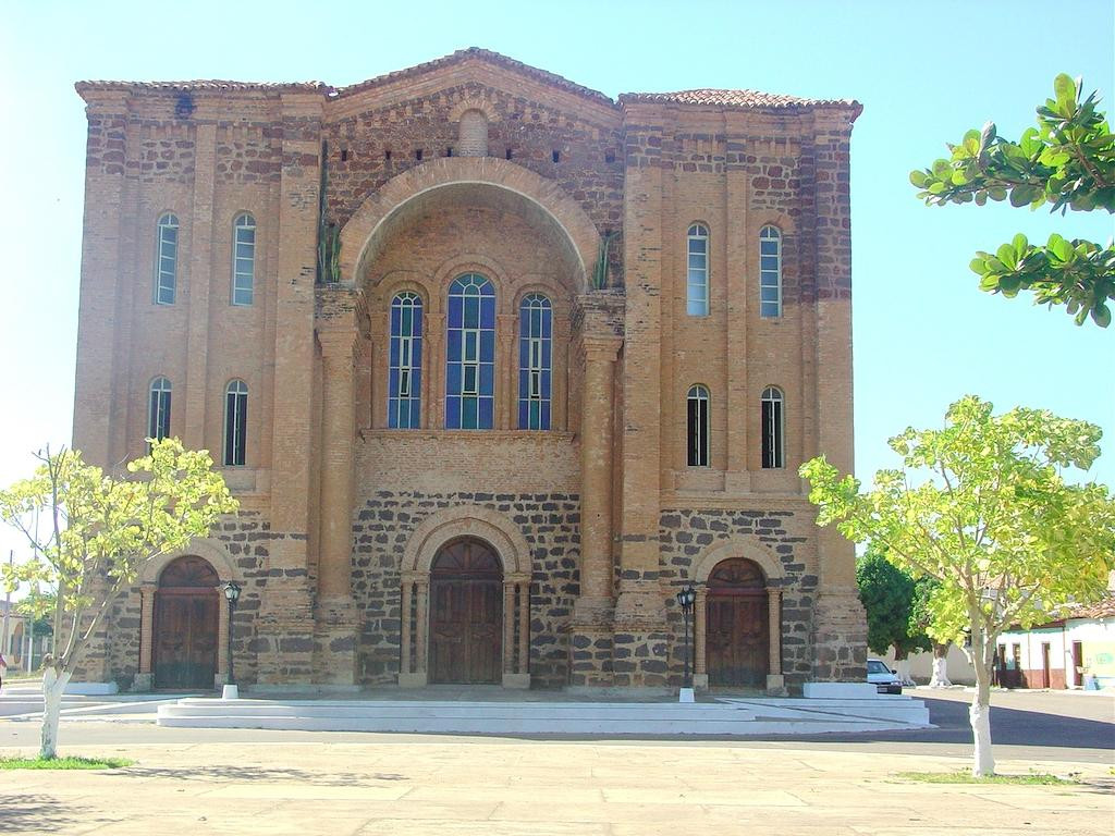 Catedral Nossa Senhora Das Merces-Porto Nacional必去景点