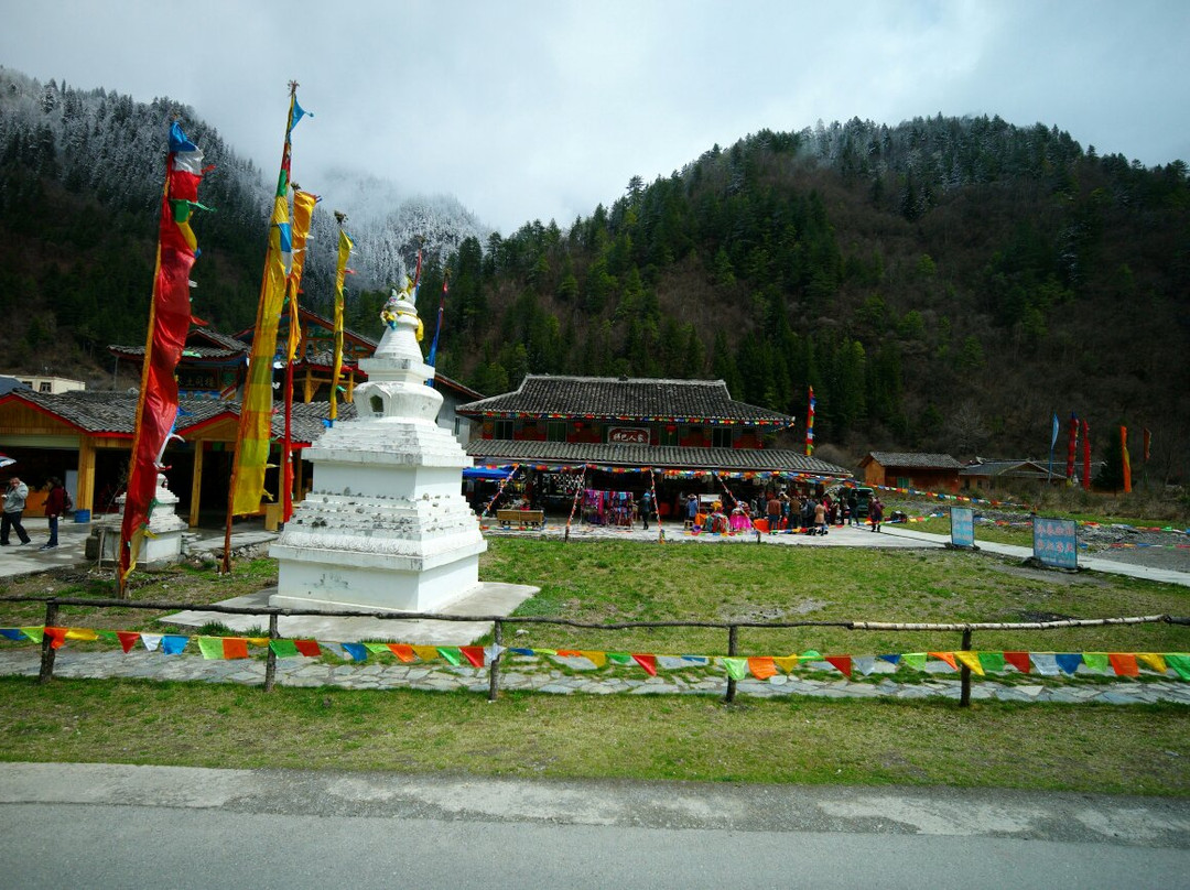 九寨灵塔景点图片