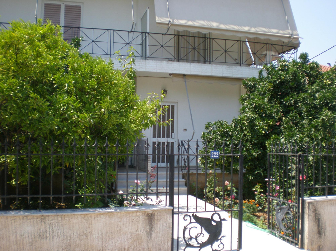 Koulouras Apartments